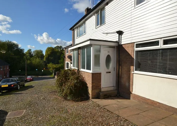 Charming 1 Bed Riverside Apartment