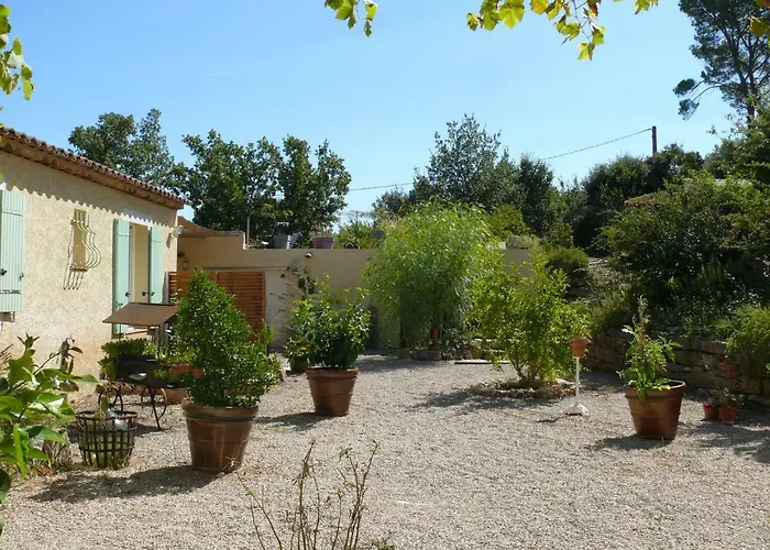 Les Karakis, piscine au sel, jardin 5000m2