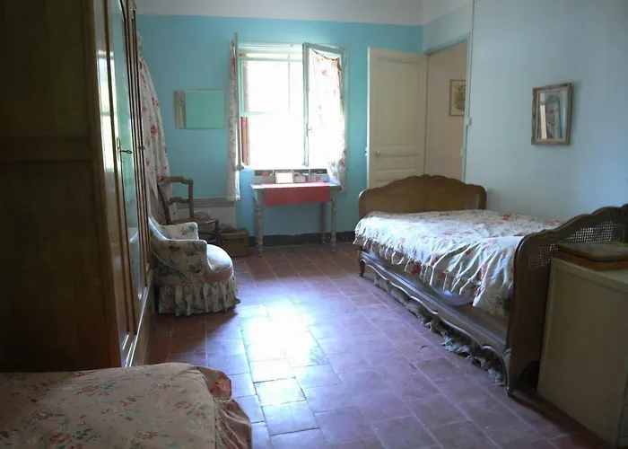 aile d'un ancien mas