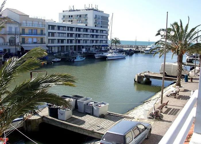 Villa d'architecte vue port à 2 pas de la plage