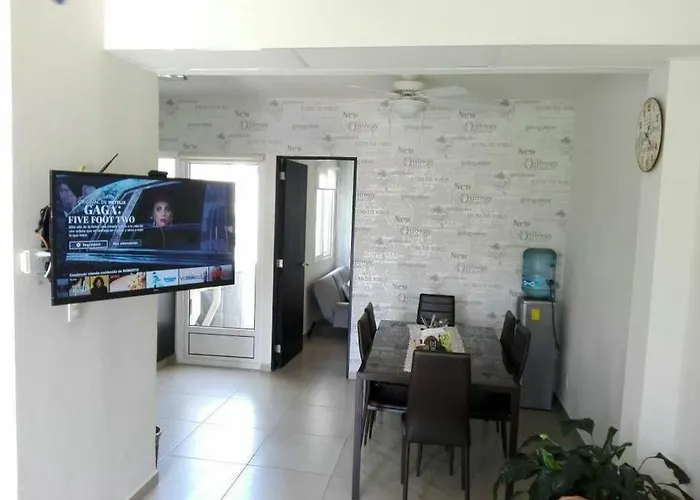 Casa Con Alberca Y Laguna
