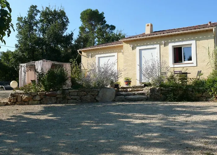 Les Karakis, piscine au sel, jardin 5000m2