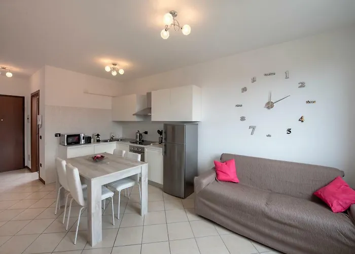 Be Lake Apartment