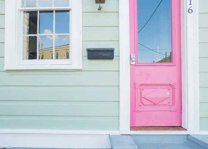 Crescent City Cottage