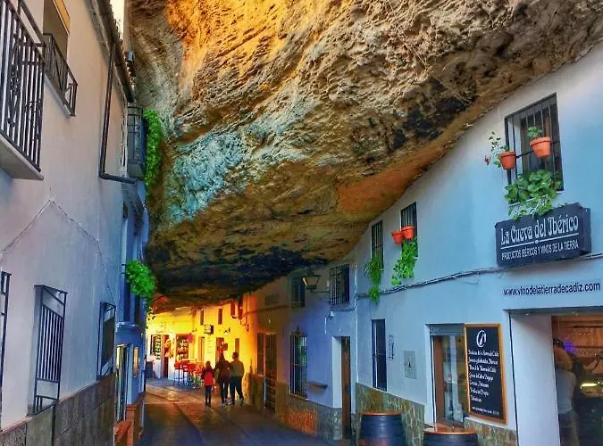 Hotel cerca del colegio: Casa cueva de la sombra