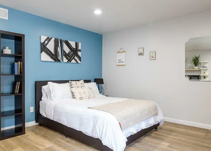 Spacious Guest Studio With Private Entry