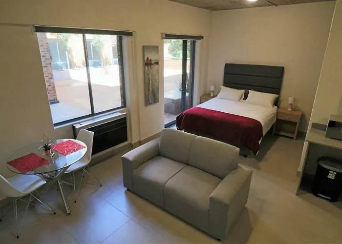 Lakeside Apartments