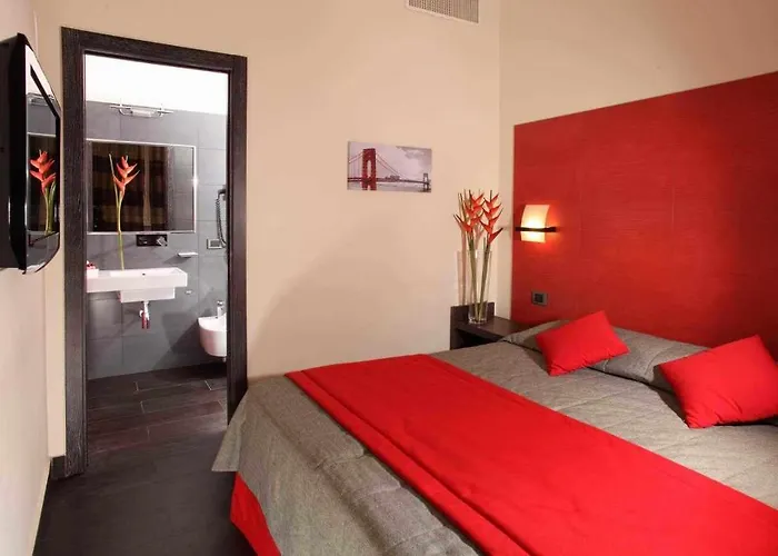 Hotel: Class House