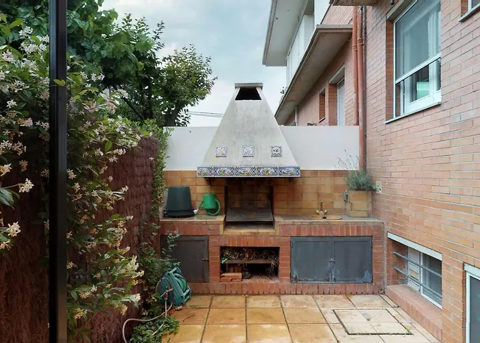 Villa con piscina: House Of Joy , Casa En Banyoles