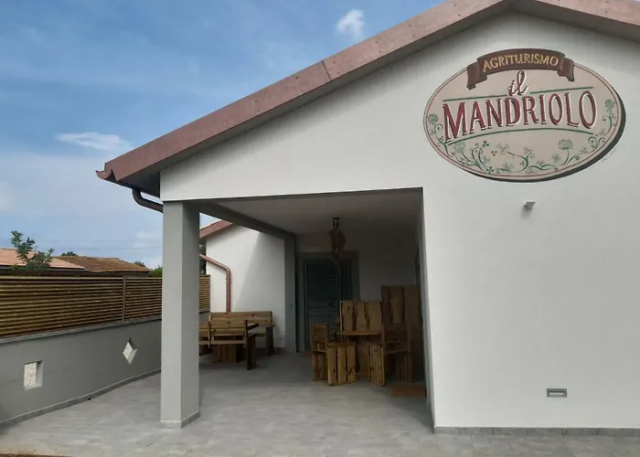 La villa: il Mandriolo