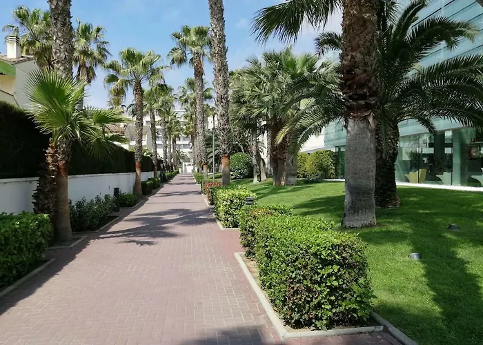 Port Aventura, Exclusivo Alojamiento La Pineda