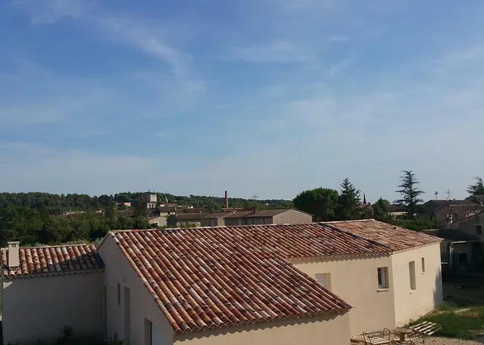 Apt 50M2 Avec Balcon Tout Equipe Proche D'Avignon