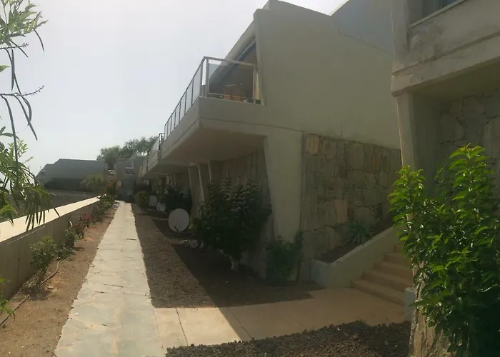 Villa Flamboyan