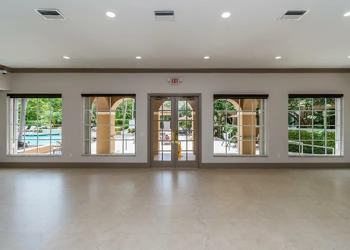 Yacht Club At Aventura 1 Bd 1 Bth Brand New