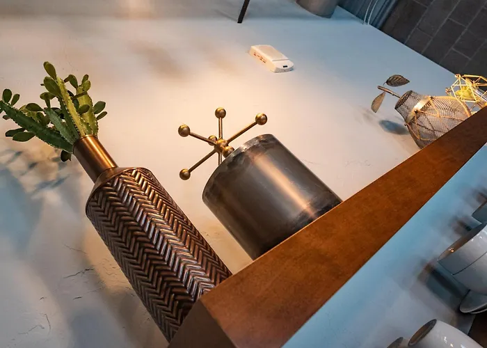 Airport Hotel: The Nelson Inn