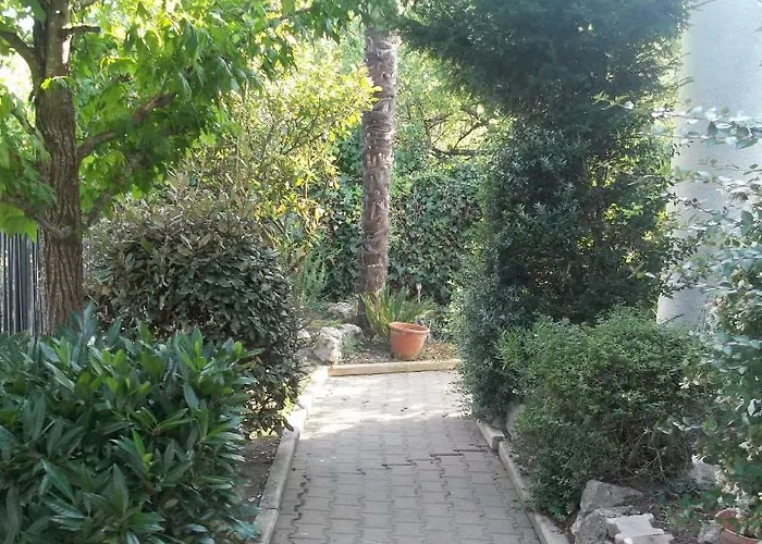 CUGNAUX Toulouse Metropole OUEST Chambre Privée de Luxe - SDB WC privée Terrasse Piscine Aqua Bike