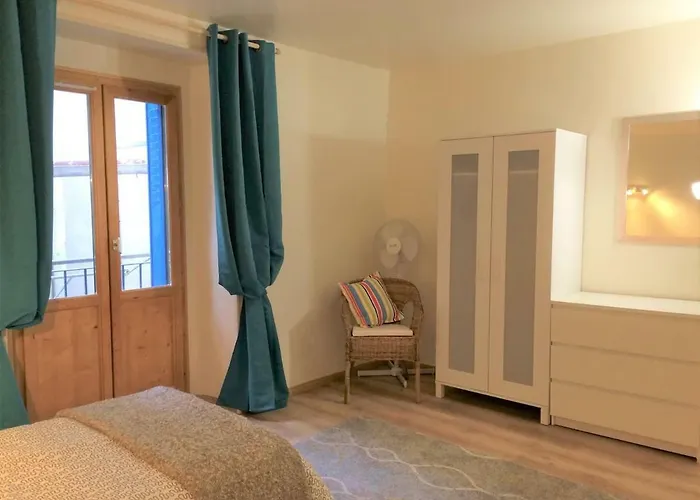 Modern Boulangerie, Large 6 Bedroom Village House