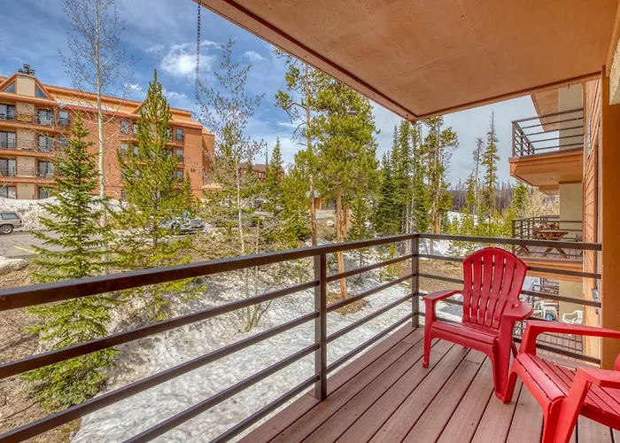 Buffalo Village Condo & Treetop Hideaway
