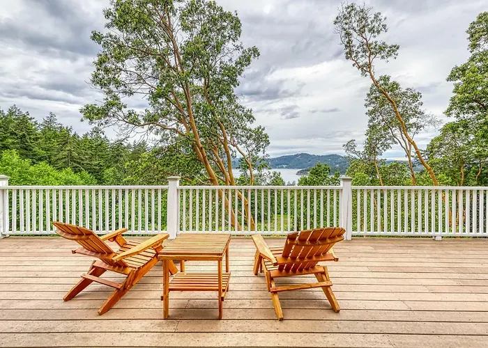 6 Bed 4 Bath Vacation Home In Eastsound