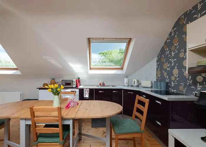 Hotel near College: Luxury Apartment, Bed And Breakfast
