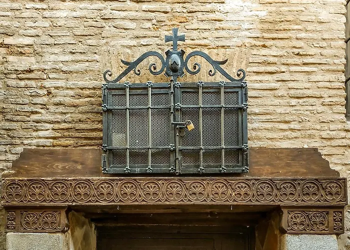  Tres Lunas