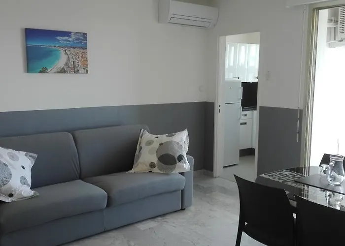 Grand studio climatisé en bord de mer avec parking sécurisé