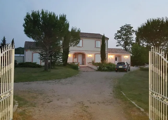 Logement avec piscine, classé 3 étoiles, de 42 m2 tout confort au calme pour un couple