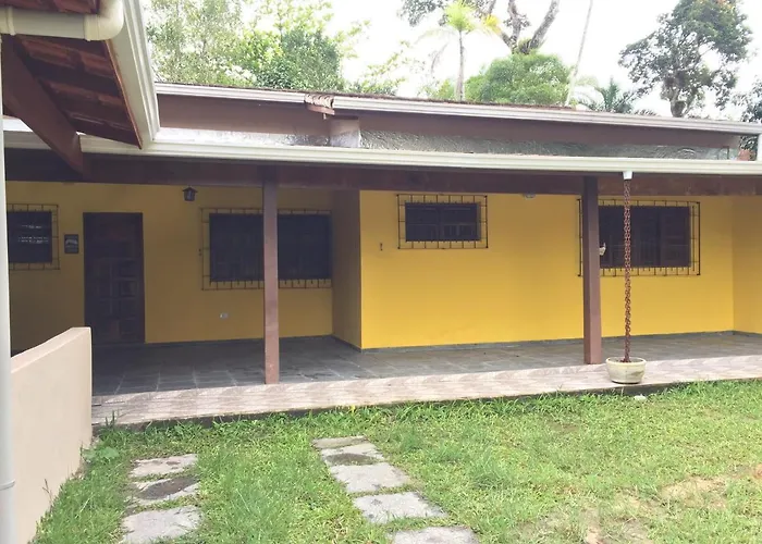 Casa em frente à praia Boracéia