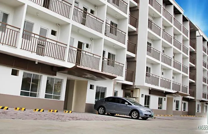 Hotel near College: Jen'S Paranaque City Apartment