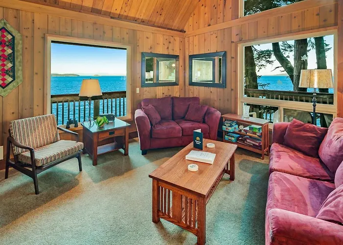 3 Bed 2 Bath Vacation Home In Eastsound
