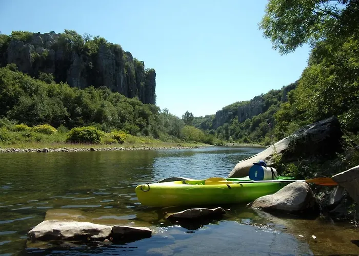 Gîte de charme la Fenière dans Mas en pierres, 2 ch, 70m2, charme, nature, piscine chauffée, sud Ardèche