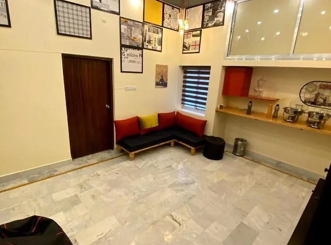 Backpackers Den