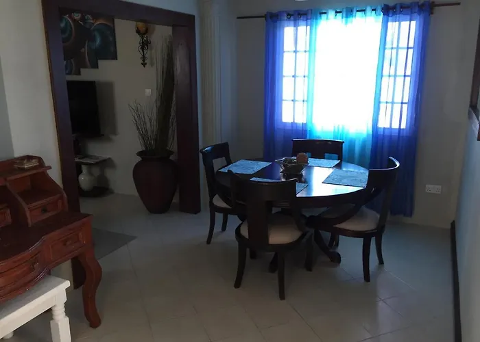 Atlantic Breeze Apartments, Canouan Island