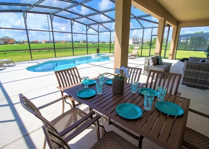 Pousada com piscina: Golf View Vacation Homes