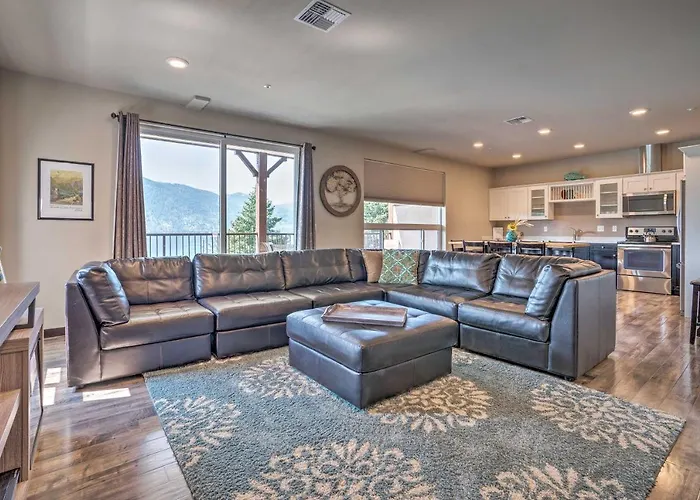 Modern Manson Condo W/ Pool & Lake Chelan Views!