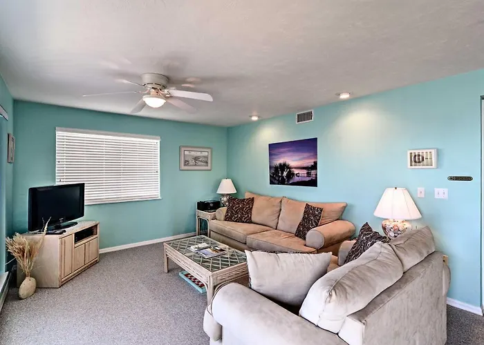 Beachfront Cedar Key Condo With Pool, Spa And Views!