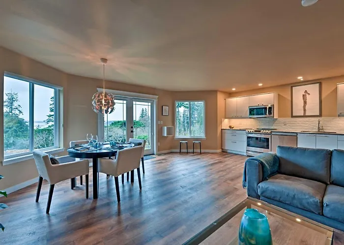 Airy Home Near Anacortes W/ San Juan De Fuca Views