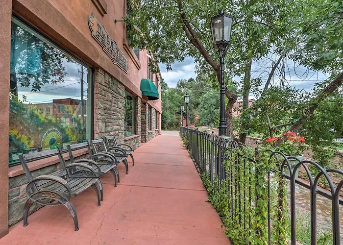 Downtown Manitou Springs Home: Tranquil Creek View