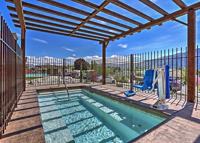 Breezy Lake Chelan Condo W/ Pool & Hot Tub Access!