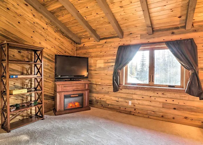 Cabin On Kenai Peninsula: Family & Group Friendly!