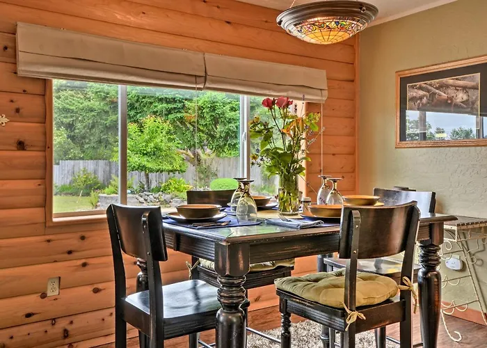 Gold Beach Apartment W/ Activities - 2 Mi To Ocean