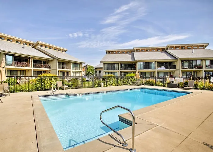 Lake Pend Oreille Condo W/ Porch & Mountain View!