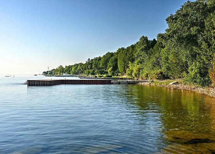 Cozy Cottage Duplex: Walk To Peninsula State Park!