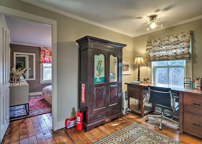 Cozy Litchfield House W/ Fenced-In Yard & Fire Pit