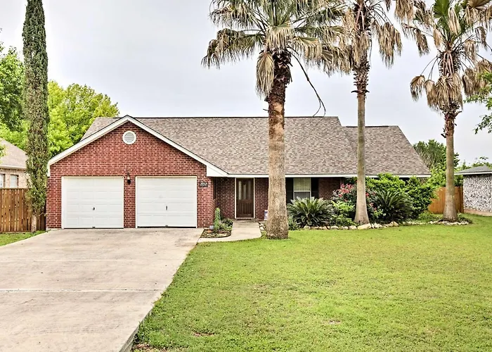 2 Mi To Lake Mcqueeny: Gem W/ Covered Patio