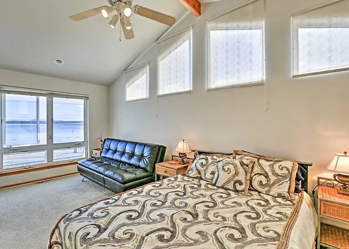 Birch Bay Waterfront Home - Steps To Beach!