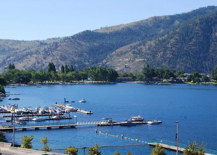 Breezy Lake Chelan Condo W/ Pool & Hot Tub Access!