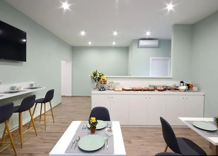 season Rooms & Breakfast