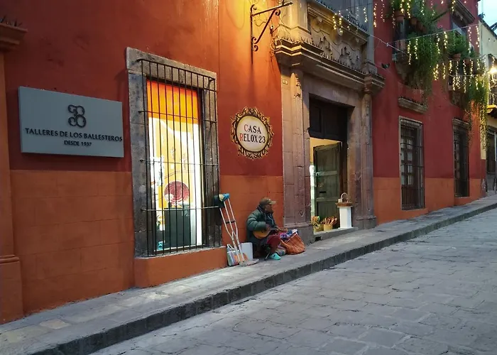 Casa Relox 23