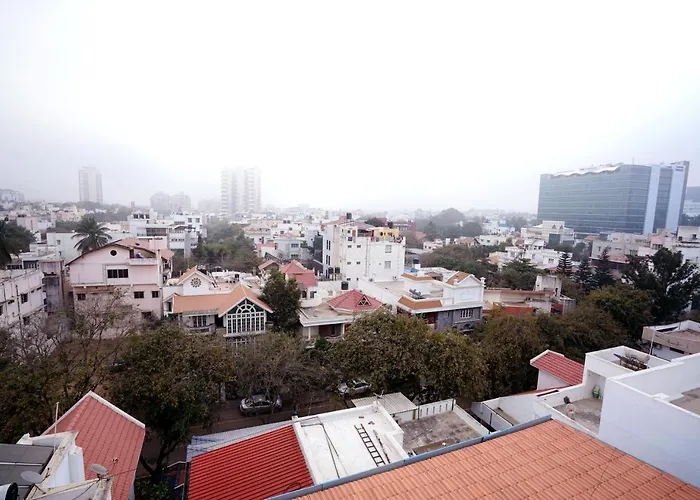 Castle Jp Service Apartments